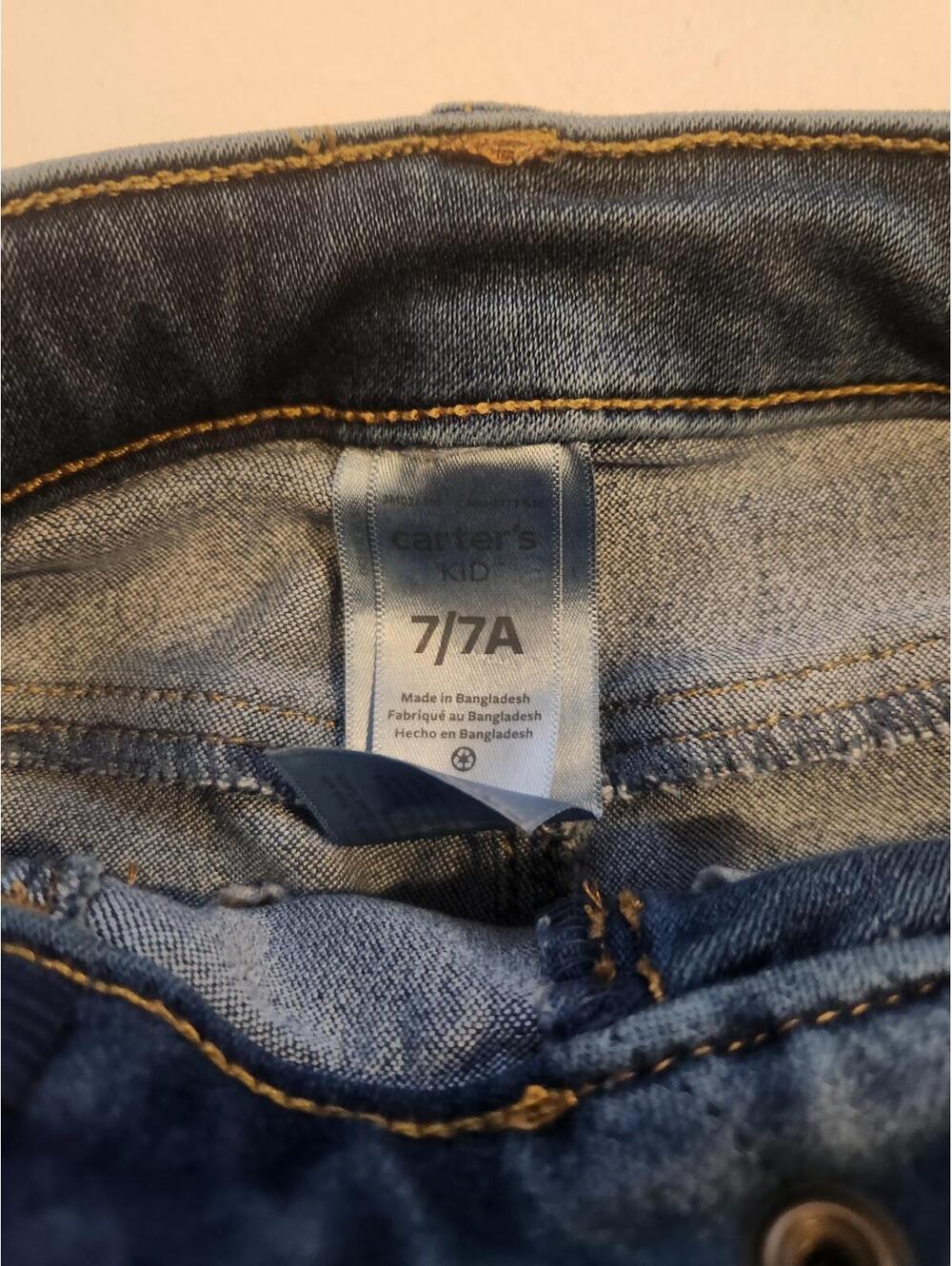 Carter's Girls Jeans. Girls size 7/7a. 20 inch inseam. Good condition - Picture 3 of 6